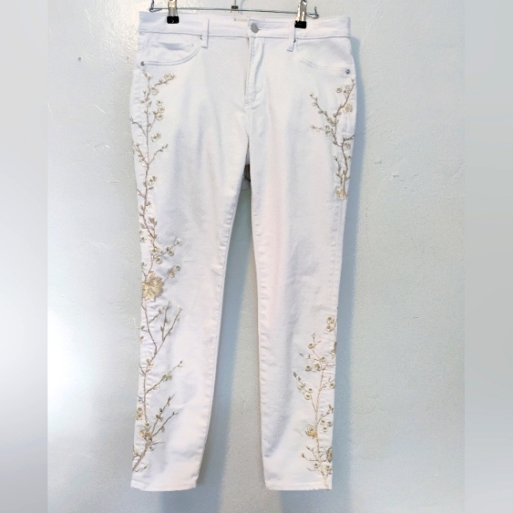 NWOT Driftwood Jackie botanical embroidered white ankle jeans size W30 x L28